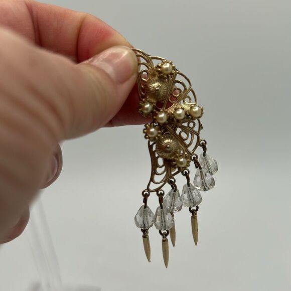 Vintage Butterfly Gold and Pearl Clip Earrings - Picture 2 of 5